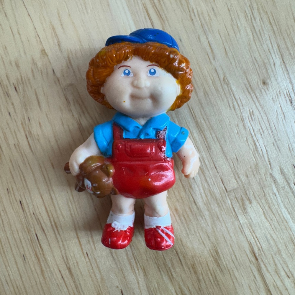 Vintage Cabbage Patch Kid Mini Figure Toy Red Overalls Blue Cap Teddy Bear‎
